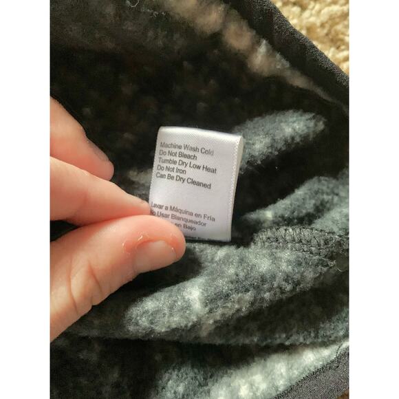 Jachs Cabin Patterned Quarter Button Pullover Black and White Medium - Picture 7 of 7